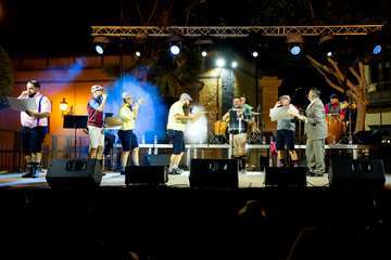  La Murgota de Telde estrena con éxito en Gáldar su espectáculo 'Los chicos del coro'/TA.